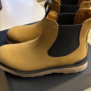 Sorel Mustard Yellow and Black Suede Chelsea Boots Size 10